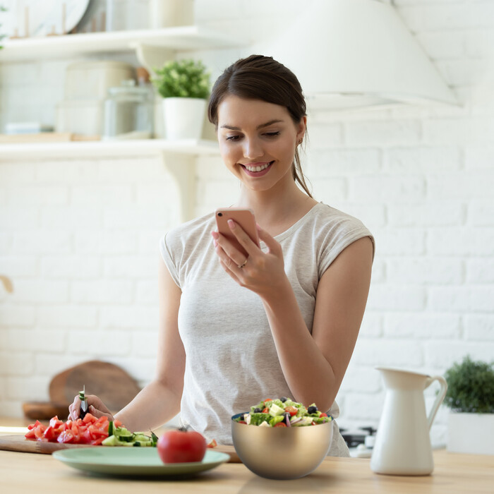 Relaxdays Zweifarbige Salatschüssel aus Edelstahl