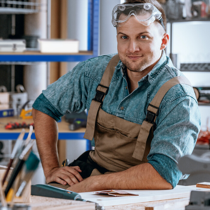Relaxdays Schwerlastregal mit Werkbank blau
